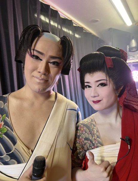 Raimu Shijou 四條らいむ and Tachibana Daigoro 橘 大五郎 backstage on set.